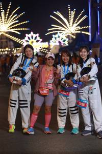 BIB: 06092, 13047, 13136
                            <button type="button" onclick="openModal(20765334)" class="btn btn-primary btn-sm float-right btn-popup" data-toggle="modal" data-target=".modal-high-quality">
                        <i class="fas fa-shopping-cart"></i> Add to Cart
                    </button>
                                            <button type="button" onclick="isThisMe(20765334, true)" class="btn btn-success btn-sm float-right btn-popup btn-isme hidden" data-toggle="tooltip" data-placement="bottom" title="นี่คือรูปของคุณใช่ไหม คลิกที่นี่เพื่อเอาเข้าอัลบั้ม">
                        <i class="fas fa-plus"></i> Add to album
                    </button>
                    <button type="button" onclick="isThisMe(20765334, false)" class="btn btn-warning btn-sm float-right btn-popup btn-isnotme hidden">
                        <i class="fas fa-ban"></i> Remove from album
                    </button>