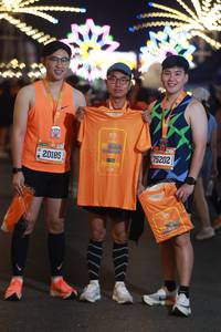 BIB: 20185, 75202, 933
                            <button type="button" onclick="openModal(20757404)" class="btn btn-primary btn-sm float-right btn-popup" data-toggle="modal" data-target=".modal-high-quality">
                        <i class="fas fa-shopping-cart"></i> Add to Cart
                    </button>
                                            <button type="button" onclick="isThisMe(20757404, true)" class="btn btn-success btn-sm float-right btn-popup btn-isme hidden" data-toggle="tooltip" data-placement="bottom" title="นี่คือรูปของคุณใช่ไหม คลิกที่นี่เพื่อเอาเข้าอัลบั้ม">
                        <i class="fas fa-plus"></i> Add to album
                    </button>
                    <button type="button" onclick="isThisMe(20757404, false)" class="btn btn-warning btn-sm float-right btn-popup btn-isnotme hidden">
                        <i class="fas fa-ban"></i> Remove from album
                    </button>