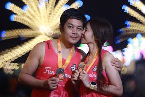 BIB: 211
                            <button type="button" onclick="openModal(20818569)" class="btn btn-primary btn-sm float-right btn-popup" data-toggle="modal" data-target=".modal-high-quality">
                        <i class="fas fa-shopping-cart"></i> Add to Cart
                    </button>
                                            <button type="button" onclick="isThisMe(20818569, true)" class="btn btn-success btn-sm float-right btn-popup btn-isme hidden" data-toggle="tooltip" data-placement="bottom" title="นี่คือรูปของคุณใช่ไหม คลิกที่นี่เพื่อเอาเข้าอัลบั้ม">
                        <i class="fas fa-plus"></i> Add to album
                    </button>
                    <button type="button" onclick="isThisMe(20818569, false)" class="btn btn-warning btn-sm float-right btn-popup btn-isnotme hidden">
                        <i class="fas fa-ban"></i> Remove from album
                    </button>