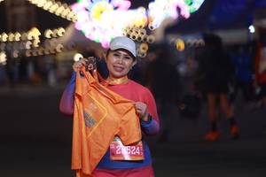 BIB: 2524
                            <button type="button" onclick="openModal(20821583)" class="btn btn-primary btn-sm float-right btn-popup" data-toggle="modal" data-target=".modal-high-quality">
                        <i class="fas fa-shopping-cart"></i> Add to Cart
                    </button>
                                            <button type="button" onclick="isThisMe(20821583, true)" class="btn btn-success btn-sm float-right btn-popup btn-isme hidden" data-toggle="tooltip" data-placement="bottom" title="นี่คือรูปของคุณใช่ไหม คลิกที่นี่เพื่อเอาเข้าอัลบั้ม">
                        <i class="fas fa-plus"></i> Add to album
                    </button>
                    <button type="button" onclick="isThisMe(20821583, false)" class="btn btn-warning btn-sm float-right btn-popup btn-isnotme hidden">
                        <i class="fas fa-ban"></i> Remove from album
                    </button>