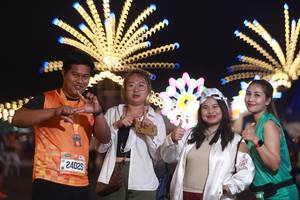 BIB: 24025
                            <button type="button" onclick="openModal(20819802)" class="btn btn-primary btn-sm float-right btn-popup" data-toggle="modal" data-target=".modal-high-quality">
                        <i class="fas fa-shopping-cart"></i> Add to Cart
                    </button>
                                            <button type="button" onclick="isThisMe(20819802, true)" class="btn btn-success btn-sm float-right btn-popup btn-isme hidden" data-toggle="tooltip" data-placement="bottom" title="นี่คือรูปของคุณใช่ไหม คลิกที่นี่เพื่อเอาเข้าอัลบั้ม">
                        <i class="fas fa-plus"></i> Add to album
                    </button>
                    <button type="button" onclick="isThisMe(20819802, false)" class="btn btn-warning btn-sm float-right btn-popup btn-isnotme hidden">
                        <i class="fas fa-ban"></i> Remove from album
                    </button>