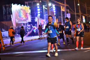 BIB: 680, 40044
                            <button type="button" onclick="openModal(21394619)" class="btn btn-primary btn-sm float-right btn-popup" data-toggle="modal" data-target=".modal-high-quality">
                        <i class="fas fa-shopping-cart"></i> Add to Cart
                    </button>
                                            <button type="button" onclick="isThisMe(21394619, true)" class="btn btn-success btn-sm float-right btn-popup btn-isme hidden" data-toggle="tooltip" data-placement="bottom" title="นี่คือรูปของคุณใช่ไหม คลิกที่นี่เพื่อเอาเข้าอัลบั้ม">
                        <i class="fas fa-plus"></i> Add to album
                    </button>
                    <button type="button" onclick="isThisMe(21394619, false)" class="btn btn-warning btn-sm float-right btn-popup btn-isnotme hidden">
                        <i class="fas fa-ban"></i> Remove from album
                    </button>