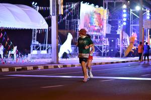 BIB: 1000
                            <button type="button" onclick="openModal(21389392)" class="btn btn-primary btn-sm float-right btn-popup" data-toggle="modal" data-target=".modal-high-quality">
                        <i class="fas fa-shopping-cart"></i> Add to Cart
                    </button>
                                            <button type="button" onclick="isThisMe(21389392, true)" class="btn btn-success btn-sm float-right btn-popup btn-isme hidden" data-toggle="tooltip" data-placement="bottom" title="นี่คือรูปของคุณใช่ไหม คลิกที่นี่เพื่อเอาเข้าอัลบั้ม">
                        <i class="fas fa-plus"></i> Add to album
                    </button>
                    <button type="button" onclick="isThisMe(21389392, false)" class="btn btn-warning btn-sm float-right btn-popup btn-isnotme hidden">
                        <i class="fas fa-ban"></i> Remove from album
                    </button>