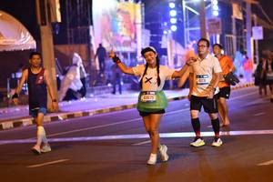 BIB: 43675, 41231
                            <button type="button" onclick="openModal(21393254)" class="btn btn-primary btn-sm float-right btn-popup" data-toggle="modal" data-target=".modal-high-quality">
                        <i class="fas fa-shopping-cart"></i> Add to Cart
                    </button>
                                            <button type="button" onclick="isThisMe(21393254, true)" class="btn btn-success btn-sm float-right btn-popup btn-isme hidden" data-toggle="tooltip" data-placement="bottom" title="นี่คือรูปของคุณใช่ไหม คลิกที่นี่เพื่อเอาเข้าอัลบั้ม">
                        <i class="fas fa-plus"></i> Add to album
                    </button>
                    <button type="button" onclick="isThisMe(21393254, false)" class="btn btn-warning btn-sm float-right btn-popup btn-isnotme hidden">
                        <i class="fas fa-ban"></i> Remove from album
                    </button>