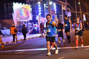 BIB: 13897
                            <button type="button" onclick="openModal(21394641)" class="btn btn-primary btn-sm float-right btn-popup" data-toggle="modal" data-target=".modal-high-quality">
                        <i class="fas fa-shopping-cart"></i> Add to Cart
                    </button>
                                            <button type="button" onclick="isThisMe(21394641, true)" class="btn btn-success btn-sm float-right btn-popup btn-isme hidden" data-toggle="tooltip" data-placement="bottom" title="นี่คือรูปของคุณใช่ไหม คลิกที่นี่เพื่อเอาเข้าอัลบั้ม">
                        <i class="fas fa-plus"></i> Add to album
                    </button>
                    <button type="button" onclick="isThisMe(21394641, false)" class="btn btn-warning btn-sm float-right btn-popup btn-isnotme hidden">
                        <i class="fas fa-ban"></i> Remove from album
                    </button>