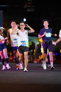 BIB: 406, 40100, 433
                            <button type="button" onclick="openModal(20223658)" class="btn btn-primary btn-sm float-right btn-popup" data-toggle="modal" data-target=".modal-high-quality">
                        <i class="fas fa-shopping-cart"></i> Add to Cart
                    </button>
                                            <button type="button" onclick="isThisMe(20223658, true)" class="btn btn-success btn-sm float-right btn-popup btn-isme hidden" data-toggle="tooltip" data-placement="bottom" title="นี่คือรูปของคุณใช่ไหม คลิกที่นี่เพื่อเอาเข้าอัลบั้ม">
                        <i class="fas fa-plus"></i> Add to album
                    </button>
                    <button type="button" onclick="isThisMe(20223658, false)" class="btn btn-warning btn-sm float-right btn-popup btn-isnotme hidden">
                        <i class="fas fa-ban"></i> Remove from album
                    </button>