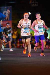 BIB: 424, 62404, 42373
                            <button type="button" onclick="openModal(20336214)" class="btn btn-primary btn-sm float-right btn-popup" data-toggle="modal" data-target=".modal-high-quality">
                        <i class="fas fa-shopping-cart"></i> Add to Cart
                    </button>
                                            <button type="button" onclick="isThisMe(20336214, true)" class="btn btn-success btn-sm float-right btn-popup btn-isme hidden" data-toggle="tooltip" data-placement="bottom" title="นี่คือรูปของคุณใช่ไหม คลิกที่นี่เพื่อเอาเข้าอัลบั้ม">
                        <i class="fas fa-plus"></i> Add to album
                    </button>
                    <button type="button" onclick="isThisMe(20336214, false)" class="btn btn-warning btn-sm float-right btn-popup btn-isnotme hidden">
                        <i class="fas fa-ban"></i> Remove from album
                    </button>