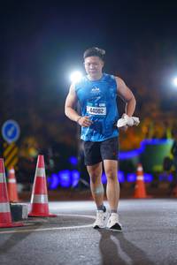 BIB: 44082
                            <button type="button" onclick="openModal(20440672)" class="btn btn-primary btn-sm float-right btn-popup" data-toggle="modal" data-target=".modal-high-quality">
                        <i class="fas fa-shopping-cart"></i> Add to Cart
                    </button>
                                            <button type="button" onclick="isThisMe(20440672, true)" class="btn btn-success btn-sm float-right btn-popup btn-isme hidden" data-toggle="tooltip" data-placement="bottom" title="นี่คือรูปของคุณใช่ไหม คลิกที่นี่เพื่อเอาเข้าอัลบั้ม">
                        <i class="fas fa-plus"></i> Add to album
                    </button>
                    <button type="button" onclick="isThisMe(20440672, false)" class="btn btn-warning btn-sm float-right btn-popup btn-isnotme hidden">
                        <i class="fas fa-ban"></i> Remove from album
                    </button>