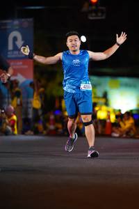 BIB: 900, 42004
                            <button type="button" onclick="openModal(19995949)" class="btn btn-primary btn-sm float-right btn-popup" data-toggle="modal" data-target=".modal-high-quality">
                        <i class="fas fa-shopping-cart"></i> Add to Cart
                    </button>
                                            <button type="button" onclick="isThisMe(19995949, true)" class="btn btn-success btn-sm float-right btn-popup btn-isme hidden" data-toggle="tooltip" data-placement="bottom" title="นี่คือรูปของคุณใช่ไหม คลิกที่นี่เพื่อเอาเข้าอัลบั้ม">
                        <i class="fas fa-plus"></i> Add to album
                    </button>
                    <button type="button" onclick="isThisMe(19995949, false)" class="btn btn-warning btn-sm float-right btn-popup btn-isnotme hidden">
                        <i class="fas fa-ban"></i> Remove from album
                    </button>