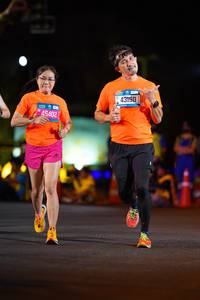 BIB: 45402, 43150
                            <button type="button" onclick="openModal(20058904)" class="btn btn-primary btn-sm float-right btn-popup" data-toggle="modal" data-target=".modal-high-quality">
                        <i class="fas fa-shopping-cart"></i> Add to Cart
                    </button>
                                            <button type="button" onclick="isThisMe(20058904, true)" class="btn btn-success btn-sm float-right btn-popup btn-isme hidden" data-toggle="tooltip" data-placement="bottom" title="นี่คือรูปของคุณใช่ไหม คลิกที่นี่เพื่อเอาเข้าอัลบั้ม">
                        <i class="fas fa-plus"></i> Add to album
                    </button>
                    <button type="button" onclick="isThisMe(20058904, false)" class="btn btn-warning btn-sm float-right btn-popup btn-isnotme hidden">
                        <i class="fas fa-ban"></i> Remove from album
                    </button>