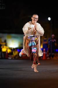 BIB: 203
                            <button type="button" onclick="openModal(20082578)" class="btn btn-primary btn-sm float-right btn-popup" data-toggle="modal" data-target=".modal-high-quality">
                        <i class="fas fa-shopping-cart"></i> Add to Cart
                    </button>
                                            <button type="button" onclick="isThisMe(20082578, true)" class="btn btn-success btn-sm float-right btn-popup btn-isme hidden" data-toggle="tooltip" data-placement="bottom" title="นี่คือรูปของคุณใช่ไหม คลิกที่นี่เพื่อเอาเข้าอัลบั้ม">
                        <i class="fas fa-plus"></i> Add to album
                    </button>
                    <button type="button" onclick="isThisMe(20082578, false)" class="btn btn-warning btn-sm float-right btn-popup btn-isnotme hidden">
                        <i class="fas fa-ban"></i> Remove from album
                    </button>