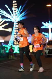 BIB: 5000, 23901, 26855
                            <button type="button" onclick="openModal(21414291)" class="btn btn-primary btn-sm float-right btn-popup" data-toggle="modal" data-target=".modal-high-quality">
                        <i class="fas fa-shopping-cart"></i> Add to Cart
                    </button>
                                            <button type="button" onclick="isThisMe(21414291, true)" class="btn btn-success btn-sm float-right btn-popup btn-isme hidden" data-toggle="tooltip" data-placement="bottom" title="นี่คือรูปของคุณใช่ไหม คลิกที่นี่เพื่อเอาเข้าอัลบั้ม">
                        <i class="fas fa-plus"></i> Add to album
                    </button>
                    <button type="button" onclick="isThisMe(21414291, false)" class="btn btn-warning btn-sm float-right btn-popup btn-isnotme hidden">
                        <i class="fas fa-ban"></i> Remove from album
                    </button>
