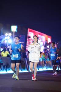 BIB: 43472
                            <button type="button" onclick="openModal(21461773)" class="btn btn-primary btn-sm float-right btn-popup" data-toggle="modal" data-target=".modal-high-quality">
                        <i class="fas fa-shopping-cart"></i> Add to Cart
                    </button>
                                            <button type="button" onclick="isThisMe(21461773, true)" class="btn btn-success btn-sm float-right btn-popup btn-isme hidden" data-toggle="tooltip" data-placement="bottom" title="นี่คือรูปของคุณใช่ไหม คลิกที่นี่เพื่อเอาเข้าอัลบั้ม">
                        <i class="fas fa-plus"></i> Add to album
                    </button>
                    <button type="button" onclick="isThisMe(21461773, false)" class="btn btn-warning btn-sm float-right btn-popup btn-isnotme hidden">
                        <i class="fas fa-ban"></i> Remove from album
                    </button>