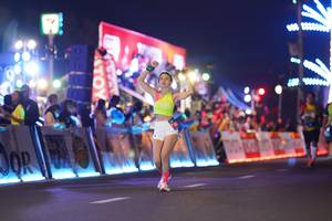 BIB: 600
                            <button type="button" onclick="openModal(21457653)" class="btn btn-primary btn-sm float-right btn-popup" data-toggle="modal" data-target=".modal-high-quality">
                        <i class="fas fa-shopping-cart"></i> Add to Cart
                    </button>
                                            <button type="button" onclick="isThisMe(21457653, true)" class="btn btn-success btn-sm float-right btn-popup btn-isme hidden" data-toggle="tooltip" data-placement="bottom" title="นี่คือรูปของคุณใช่ไหม คลิกที่นี่เพื่อเอาเข้าอัลบั้ม">
                        <i class="fas fa-plus"></i> Add to album
                    </button>
                    <button type="button" onclick="isThisMe(21457653, false)" class="btn btn-warning btn-sm float-right btn-popup btn-isnotme hidden">
                        <i class="fas fa-ban"></i> Remove from album
                    </button>