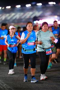 BIB: 138, 1640, 15096, 1475
                            <button type="button" onclick="openModal(19929131)" class="btn btn-primary btn-sm float-right btn-popup" data-toggle="modal" data-target=".modal-high-quality">
                        <i class="fas fa-shopping-cart"></i> Add to Cart
                    </button>
                                            <button type="button" onclick="isThisMe(19929131, true)" class="btn btn-success btn-sm float-right btn-popup btn-isme hidden" data-toggle="tooltip" data-placement="bottom" title="นี่คือรูปของคุณใช่ไหม คลิกที่นี่เพื่อเอาเข้าอัลบั้ม">
                        <i class="fas fa-plus"></i> Add to album
                    </button>
                    <button type="button" onclick="isThisMe(19929131, false)" class="btn btn-warning btn-sm float-right btn-popup btn-isnotme hidden">
                        <i class="fas fa-ban"></i> Remove from album
                    </button>