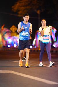BIB: 0955, 45250
                            <button type="button" onclick="openModal(21571916)" class="btn btn-primary btn-sm float-right btn-popup" data-toggle="modal" data-target=".modal-high-quality">
                        <i class="fas fa-shopping-cart"></i> Add to Cart
                    </button>
                                            <button type="button" onclick="isThisMe(21571916, true)" class="btn btn-success btn-sm float-right btn-popup btn-isme hidden" data-toggle="tooltip" data-placement="bottom" title="นี่คือรูปของคุณใช่ไหม คลิกที่นี่เพื่อเอาเข้าอัลบั้ม">
                        <i class="fas fa-plus"></i> Add to album
                    </button>
                    <button type="button" onclick="isThisMe(21571916, false)" class="btn btn-warning btn-sm float-right btn-popup btn-isnotme hidden">
                        <i class="fas fa-ban"></i> Remove from album
                    </button>