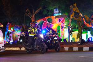 BIB: 343
                            <button type="button" onclick="openModal(21591096)" class="btn btn-primary btn-sm float-right btn-popup" data-toggle="modal" data-target=".modal-high-quality">
                        <i class="fas fa-shopping-cart"></i> Add to Cart
                    </button>
                                            <button type="button" onclick="isThisMe(21591096, true)" class="btn btn-success btn-sm float-right btn-popup btn-isme hidden" data-toggle="tooltip" data-placement="bottom" title="นี่คือรูปของคุณใช่ไหม คลิกที่นี่เพื่อเอาเข้าอัลบั้ม">
                        <i class="fas fa-plus"></i> Add to album
                    </button>
                    <button type="button" onclick="isThisMe(21591096, false)" class="btn btn-warning btn-sm float-right btn-popup btn-isnotme hidden">
                        <i class="fas fa-ban"></i> Remove from album
                    </button>