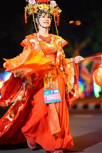 BIB: 68423
                            <button type="button" onclick="openModal(21588937)" class="btn btn-primary btn-sm float-right btn-popup" data-toggle="modal" data-target=".modal-high-quality">
                        <i class="fas fa-shopping-cart"></i> Add to Cart
                    </button>
                                            <button type="button" onclick="isThisMe(21588937, true)" class="btn btn-success btn-sm float-right btn-popup btn-isme hidden" data-toggle="tooltip" data-placement="bottom" title="นี่คือรูปของคุณใช่ไหม คลิกที่นี่เพื่อเอาเข้าอัลบั้ม">
                        <i class="fas fa-plus"></i> Add to album
                    </button>
                    <button type="button" onclick="isThisMe(21588937, false)" class="btn btn-warning btn-sm float-right btn-popup btn-isnotme hidden">
                        <i class="fas fa-ban"></i> Remove from album
                    </button>