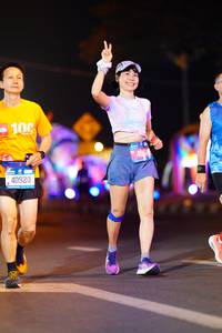 BIB: 100, 40920, 460
                            <button type="button" onclick="openModal(21500980)" class="btn btn-primary btn-sm float-right btn-popup" data-toggle="modal" data-target=".modal-high-quality">
                        <i class="fas fa-shopping-cart"></i> Add to Cart
                    </button>
                                            <button type="button" onclick="isThisMe(21500980, true)" class="btn btn-success btn-sm float-right btn-popup btn-isme hidden" data-toggle="tooltip" data-placement="bottom" title="นี่คือรูปของคุณใช่ไหม คลิกที่นี่เพื่อเอาเข้าอัลบั้ม">
                        <i class="fas fa-plus"></i> Add to album
                    </button>
                    <button type="button" onclick="isThisMe(21500980, false)" class="btn btn-warning btn-sm float-right btn-popup btn-isnotme hidden">
                        <i class="fas fa-ban"></i> Remove from album
                    </button>