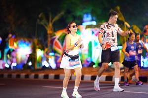 BIB: 45424
                            <button type="button" onclick="openModal(21668460)" class="btn btn-primary btn-sm float-right btn-popup" data-toggle="modal" data-target=".modal-high-quality">
                        <i class="fas fa-shopping-cart"></i> Add to Cart
                    </button>
                                            <button type="button" onclick="isThisMe(21668460, true)" class="btn btn-success btn-sm float-right btn-popup btn-isme hidden" data-toggle="tooltip" data-placement="bottom" title="นี่คือรูปของคุณใช่ไหม คลิกที่นี่เพื่อเอาเข้าอัลบั้ม">
                        <i class="fas fa-plus"></i> Add to album
                    </button>
                    <button type="button" onclick="isThisMe(21668460, false)" class="btn btn-warning btn-sm float-right btn-popup btn-isnotme hidden">
                        <i class="fas fa-ban"></i> Remove from album
                    </button>