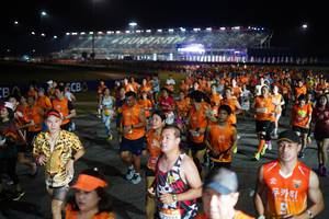 BIB: 23221
                            <button type="button" onclick="openModal(21341388)" class="btn btn-primary btn-sm float-right btn-popup" data-toggle="modal" data-target=".modal-high-quality">
                        <i class="fas fa-shopping-cart"></i> Add to Cart
                    </button>
                                            <button type="button" onclick="isThisMe(21341388, true)" class="btn btn-success btn-sm float-right btn-popup btn-isme hidden" data-toggle="tooltip" data-placement="bottom" title="นี่คือรูปของคุณใช่ไหม คลิกที่นี่เพื่อเอาเข้าอัลบั้ม">
                        <i class="fas fa-plus"></i> Add to album
                    </button>
                    <button type="button" onclick="isThisMe(21341388, false)" class="btn btn-warning btn-sm float-right btn-popup btn-isnotme hidden">
                        <i class="fas fa-ban"></i> Remove from album
                    </button>