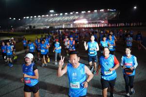 BIB: 5077, 93125, 5651, 13833
                            <button type="button" onclick="openModal(21263421)" class="btn btn-primary btn-sm float-right btn-popup" data-toggle="modal" data-target=".modal-high-quality">
                        <i class="fas fa-shopping-cart"></i> Add to Cart
                    </button>
                                            <button type="button" onclick="isThisMe(21263421, true)" class="btn btn-success btn-sm float-right btn-popup btn-isme hidden" data-toggle="tooltip" data-placement="bottom" title="นี่คือรูปของคุณใช่ไหม คลิกที่นี่เพื่อเอาเข้าอัลบั้ม">
                        <i class="fas fa-plus"></i> Add to album
                    </button>
                    <button type="button" onclick="isThisMe(21263421, false)" class="btn btn-warning btn-sm float-right btn-popup btn-isnotme hidden">
                        <i class="fas fa-ban"></i> Remove from album
                    </button>