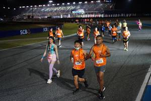 BIB: 201, 20125
                            <button type="button" onclick="openModal(21355028)" class="btn btn-primary btn-sm float-right btn-popup" data-toggle="modal" data-target=".modal-high-quality">
                        <i class="fas fa-shopping-cart"></i> Add to Cart
                    </button>
                                            <button type="button" onclick="isThisMe(21355028, true)" class="btn btn-success btn-sm float-right btn-popup btn-isme hidden" data-toggle="tooltip" data-placement="bottom" title="นี่คือรูปของคุณใช่ไหม คลิกที่นี่เพื่อเอาเข้าอัลบั้ม">
                        <i class="fas fa-plus"></i> Add to album
                    </button>
                    <button type="button" onclick="isThisMe(21355028, false)" class="btn btn-warning btn-sm float-right btn-popup btn-isnotme hidden">
                        <i class="fas fa-ban"></i> Remove from album
                    </button>