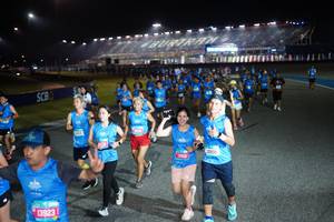 BIB: 13923, 13808, 10808
                            <button type="button" onclick="openModal(21372843)" class="btn btn-primary btn-sm float-right btn-popup" data-toggle="modal" data-target=".modal-high-quality">
                        <i class="fas fa-shopping-cart"></i> Add to Cart
                    </button>
                                            <button type="button" onclick="isThisMe(21372843, true)" class="btn btn-success btn-sm float-right btn-popup btn-isme hidden" data-toggle="tooltip" data-placement="bottom" title="นี่คือรูปของคุณใช่ไหม คลิกที่นี่เพื่อเอาเข้าอัลบั้ม">
                        <i class="fas fa-plus"></i> Add to album
                    </button>
                    <button type="button" onclick="isThisMe(21372843, false)" class="btn btn-warning btn-sm float-right btn-popup btn-isnotme hidden">
                        <i class="fas fa-ban"></i> Remove from album
                    </button>
