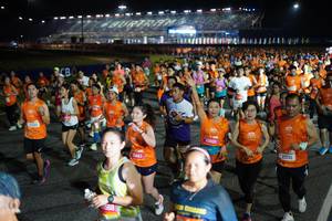 BIB: 26512, 6882, 5681, 087
                            <button type="button" onclick="openModal(21337282)" class="btn btn-primary btn-sm float-right btn-popup" data-toggle="modal" data-target=".modal-high-quality">
                        <i class="fas fa-shopping-cart"></i> Add to Cart
                    </button>
                                            <button type="button" onclick="isThisMe(21337282, true)" class="btn btn-success btn-sm float-right btn-popup btn-isme hidden" data-toggle="tooltip" data-placement="bottom" title="นี่คือรูปของคุณใช่ไหม คลิกที่นี่เพื่อเอาเข้าอัลบั้ม">
                        <i class="fas fa-plus"></i> Add to album
                    </button>
                    <button type="button" onclick="isThisMe(21337282, false)" class="btn btn-warning btn-sm float-right btn-popup btn-isnotme hidden">
                        <i class="fas fa-ban"></i> Remove from album
                    </button>