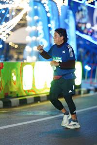 BIB: 800
                            <button type="button" onclick="openModal(21481572)" class="btn btn-primary btn-sm float-right btn-popup" data-toggle="modal" data-target=".modal-high-quality">
                        <i class="fas fa-shopping-cart"></i> Add to Cart
                    </button>
                                            <button type="button" onclick="isThisMe(21481572, true)" class="btn btn-success btn-sm float-right btn-popup btn-isme hidden" data-toggle="tooltip" data-placement="bottom" title="นี่คือรูปของคุณใช่ไหม คลิกที่นี่เพื่อเอาเข้าอัลบั้ม">
                        <i class="fas fa-plus"></i> Add to album
                    </button>
                    <button type="button" onclick="isThisMe(21481572, false)" class="btn btn-warning btn-sm float-right btn-popup btn-isnotme hidden">
                        <i class="fas fa-ban"></i> Remove from album
                    </button>