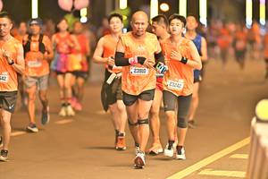 BIB: 542, 23910, 23242, 
                            <button type="button" onclick="openModal(20367616)" class="btn btn-primary btn-sm float-right btn-popup" data-toggle="modal" data-target=".modal-high-quality">
                        <i class="fas fa-shopping-cart"></i> Add to Cart
                    </button>
                                            <button type="button" onclick="isThisMe(20367616, true)" class="btn btn-success btn-sm float-right btn-popup btn-isme hidden" data-toggle="tooltip" data-placement="bottom" title="นี่คือรูปของคุณใช่ไหม คลิกที่นี่เพื่อเอาเข้าอัลบั้ม">
                        <i class="fas fa-plus"></i> Add to album
                    </button>
                    <button type="button" onclick="isThisMe(20367616, false)" class="btn btn-warning btn-sm float-right btn-popup btn-isnotme hidden">
                        <i class="fas fa-ban"></i> Remove from album
                    </button>