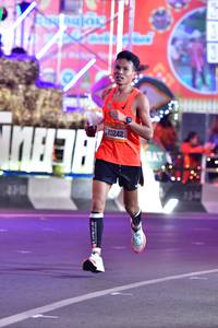 BIB: 20242
                            <button type="button" onclick="openModal(20628213)" class="btn btn-primary btn-sm float-right btn-popup" data-toggle="modal" data-target=".modal-high-quality">
                        <i class="fas fa-shopping-cart"></i> Add to Cart
                    </button>
                                            <button type="button" onclick="isThisMe(20628213, true)" class="btn btn-success btn-sm float-right btn-popup btn-isme hidden" data-toggle="tooltip" data-placement="bottom" title="นี่คือรูปของคุณใช่ไหม คลิกที่นี่เพื่อเอาเข้าอัลบั้ม">
                        <i class="fas fa-plus"></i> Add to album
                    </button>
                    <button type="button" onclick="isThisMe(20628213, false)" class="btn btn-warning btn-sm float-right btn-popup btn-isnotme hidden">
                        <i class="fas fa-ban"></i> Remove from album
                    </button>