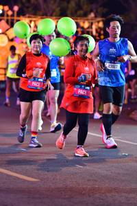 BIB: 43917
                            <button type="button" onclick="openModal(21315395)" class="btn btn-primary btn-sm float-right btn-popup" data-toggle="modal" data-target=".modal-high-quality">
                        <i class="fas fa-shopping-cart"></i> Add to Cart
                    </button>
                                            <button type="button" onclick="isThisMe(21315395, true)" class="btn btn-success btn-sm float-right btn-popup btn-isme hidden" data-toggle="tooltip" data-placement="bottom" title="นี่คือรูปของคุณใช่ไหม คลิกที่นี่เพื่อเอาเข้าอัลบั้ม">
                        <i class="fas fa-plus"></i> Add to album
                    </button>
                    <button type="button" onclick="isThisMe(21315395, false)" class="btn btn-warning btn-sm float-right btn-popup btn-isnotme hidden">
                        <i class="fas fa-ban"></i> Remove from album
                    </button>