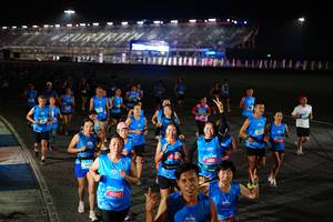 BIB: 1005, 15247, 1486
                            <button type="button" onclick="openModal(19719433)" class="btn btn-primary btn-sm float-right btn-popup" data-toggle="modal" data-target=".modal-high-quality">
                        <i class="fas fa-shopping-cart"></i> Add to Cart
                    </button>
                                            <button type="button" onclick="isThisMe(19719433, true)" class="btn btn-success btn-sm float-right btn-popup btn-isme hidden" data-toggle="tooltip" data-placement="bottom" title="นี่คือรูปของคุณใช่ไหม คลิกที่นี่เพื่อเอาเข้าอัลบั้ม">
                        <i class="fas fa-plus"></i> Add to album
                    </button>
                    <button type="button" onclick="isThisMe(19719433, false)" class="btn btn-warning btn-sm float-right btn-popup btn-isnotme hidden">
                        <i class="fas fa-ban"></i> Remove from album
                    </button>