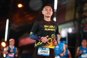 BIB: 100, 42944
                            <button type="button" onclick="openModal(20802322)" class="btn btn-primary btn-sm float-right btn-popup" data-toggle="modal" data-target=".modal-high-quality">
                        <i class="fas fa-shopping-cart"></i> Add to Cart
                    </button>
                                            <button type="button" onclick="isThisMe(20802322, true)" class="btn btn-success btn-sm float-right btn-popup btn-isme hidden" data-toggle="tooltip" data-placement="bottom" title="นี่คือรูปของคุณใช่ไหม คลิกที่นี่เพื่อเอาเข้าอัลบั้ม">
                        <i class="fas fa-plus"></i> Add to album
                    </button>
                    <button type="button" onclick="isThisMe(20802322, false)" class="btn btn-warning btn-sm float-right btn-popup btn-isnotme hidden">
                        <i class="fas fa-ban"></i> Remove from album
                    </button>