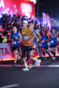 BIB: 6482, 0905, 12804
                            <button type="button" onclick="openModal(21521423)" class="btn btn-primary btn-sm float-right btn-popup" data-toggle="modal" data-target=".modal-high-quality">
                        <i class="fas fa-shopping-cart"></i> Add to Cart
                    </button>
                                            <button type="button" onclick="isThisMe(21521423, true)" class="btn btn-success btn-sm float-right btn-popup btn-isme hidden" data-toggle="tooltip" data-placement="bottom" title="นี่คือรูปของคุณใช่ไหม คลิกที่นี่เพื่อเอาเข้าอัลบั้ม">
                        <i class="fas fa-plus"></i> Add to album
                    </button>
                    <button type="button" onclick="isThisMe(21521423, false)" class="btn btn-warning btn-sm float-right btn-popup btn-isnotme hidden">
                        <i class="fas fa-ban"></i> Remove from album
                    </button>