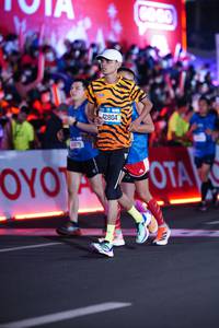 BIB: 42804
                            <button type="button" onclick="openModal(21521433)" class="btn btn-primary btn-sm float-right btn-popup" data-toggle="modal" data-target=".modal-high-quality">
                        <i class="fas fa-shopping-cart"></i> Add to Cart
                    </button>
                                            <button type="button" onclick="isThisMe(21521433, true)" class="btn btn-success btn-sm float-right btn-popup btn-isme hidden" data-toggle="tooltip" data-placement="bottom" title="นี่คือรูปของคุณใช่ไหม คลิกที่นี่เพื่อเอาเข้าอัลบั้ม">
                        <i class="fas fa-plus"></i> Add to album
                    </button>
                    <button type="button" onclick="isThisMe(21521433, false)" class="btn btn-warning btn-sm float-right btn-popup btn-isnotme hidden">
                        <i class="fas fa-ban"></i> Remove from album
                    </button>