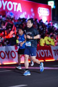 BIB: 77440, 003
                            <button type="button" onclick="openModal(21510596)" class="btn btn-primary btn-sm float-right btn-popup" data-toggle="modal" data-target=".modal-high-quality">
                        <i class="fas fa-shopping-cart"></i> Add to Cart
                    </button>
                                            <button type="button" onclick="isThisMe(21510596, true)" class="btn btn-success btn-sm float-right btn-popup btn-isme hidden" data-toggle="tooltip" data-placement="bottom" title="นี่คือรูปของคุณใช่ไหม คลิกที่นี่เพื่อเอาเข้าอัลบั้ม">
                        <i class="fas fa-plus"></i> Add to album
                    </button>
                    <button type="button" onclick="isThisMe(21510596, false)" class="btn btn-warning btn-sm float-right btn-popup btn-isnotme hidden">
                        <i class="fas fa-ban"></i> Remove from album
                    </button>