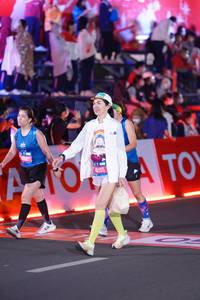 BIB: 5155
                            <button type="button" onclick="openModal(21422579)" class="btn btn-primary btn-sm float-right btn-popup" data-toggle="modal" data-target=".modal-high-quality">
                        <i class="fas fa-shopping-cart"></i> Add to Cart
                    </button>
                                            <button type="button" onclick="isThisMe(21422579, true)" class="btn btn-success btn-sm float-right btn-popup btn-isme hidden" data-toggle="tooltip" data-placement="bottom" title="นี่คือรูปของคุณใช่ไหม คลิกที่นี่เพื่อเอาเข้าอัลบั้ม">
                        <i class="fas fa-plus"></i> Add to album
                    </button>
                    <button type="button" onclick="isThisMe(21422579, false)" class="btn btn-warning btn-sm float-right btn-popup btn-isnotme hidden">
                        <i class="fas fa-ban"></i> Remove from album
                    </button>