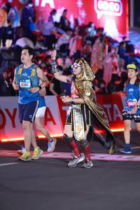 BIB: 42381, 15837
                            <button type="button" onclick="openModal(21427315)" class="btn btn-primary btn-sm float-right btn-popup" data-toggle="modal" data-target=".modal-high-quality">
                        <i class="fas fa-shopping-cart"></i> Add to Cart
                    </button>
                                            <button type="button" onclick="isThisMe(21427315, true)" class="btn btn-success btn-sm float-right btn-popup btn-isme hidden" data-toggle="tooltip" data-placement="bottom" title="นี่คือรูปของคุณใช่ไหม คลิกที่นี่เพื่อเอาเข้าอัลบั้ม">
                        <i class="fas fa-plus"></i> Add to album
                    </button>
                    <button type="button" onclick="isThisMe(21427315, false)" class="btn btn-warning btn-sm float-right btn-popup btn-isnotme hidden">
                        <i class="fas fa-ban"></i> Remove from album
                    </button>