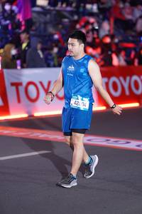 BIB: 3533, 42004
                            <button type="button" onclick="openModal(21416040)" class="btn btn-primary btn-sm float-right btn-popup" data-toggle="modal" data-target=".modal-high-quality">
                        <i class="fas fa-shopping-cart"></i> Add to Cart
                    </button>
                                            <button type="button" onclick="isThisMe(21416040, true)" class="btn btn-success btn-sm float-right btn-popup btn-isme hidden" data-toggle="tooltip" data-placement="bottom" title="นี่คือรูปของคุณใช่ไหม คลิกที่นี่เพื่อเอาเข้าอัลบั้ม">
                        <i class="fas fa-plus"></i> Add to album
                    </button>
                    <button type="button" onclick="isThisMe(21416040, false)" class="btn btn-warning btn-sm float-right btn-popup btn-isnotme hidden">
                        <i class="fas fa-ban"></i> Remove from album
                    </button>