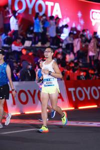 BIB: 40298
                            <button type="button" onclick="openModal(21429688)" class="btn btn-primary btn-sm float-right btn-popup" data-toggle="modal" data-target=".modal-high-quality">
                        <i class="fas fa-shopping-cart"></i> Add to Cart
                    </button>
                                            <button type="button" onclick="isThisMe(21429688, true)" class="btn btn-success btn-sm float-right btn-popup btn-isme hidden" data-toggle="tooltip" data-placement="bottom" title="นี่คือรูปของคุณใช่ไหม คลิกที่นี่เพื่อเอาเข้าอัลบั้ม">
                        <i class="fas fa-plus"></i> Add to album
                    </button>
                    <button type="button" onclick="isThisMe(21429688, false)" class="btn btn-warning btn-sm float-right btn-popup btn-isnotme hidden">
                        <i class="fas fa-ban"></i> Remove from album
                    </button>