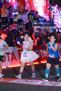 BIB: 4533, 459751
                            <button type="button" onclick="openModal(21436182)" class="btn btn-primary btn-sm float-right btn-popup" data-toggle="modal" data-target=".modal-high-quality">
                        <i class="fas fa-shopping-cart"></i> Add to Cart
                    </button>
                                            <button type="button" onclick="isThisMe(21436182, true)" class="btn btn-success btn-sm float-right btn-popup btn-isme hidden" data-toggle="tooltip" data-placement="bottom" title="นี่คือรูปของคุณใช่ไหม คลิกที่นี่เพื่อเอาเข้าอัลบั้ม">
                        <i class="fas fa-plus"></i> Add to album
                    </button>
                    <button type="button" onclick="isThisMe(21436182, false)" class="btn btn-warning btn-sm float-right btn-popup btn-isnotme hidden">
                        <i class="fas fa-ban"></i> Remove from album
                    </button>