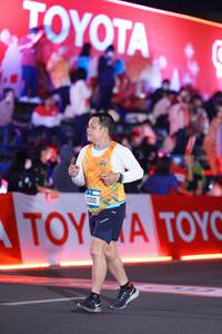 BIB: 300
                            <button type="button" onclick="openModal(21425606)" class="btn btn-primary btn-sm float-right btn-popup" data-toggle="modal" data-target=".modal-high-quality">
                        <i class="fas fa-shopping-cart"></i> Add to Cart
                    </button>
                                            <button type="button" onclick="isThisMe(21425606, true)" class="btn btn-success btn-sm float-right btn-popup btn-isme hidden" data-toggle="tooltip" data-placement="bottom" title="นี่คือรูปของคุณใช่ไหม คลิกที่นี่เพื่อเอาเข้าอัลบั้ม">
                        <i class="fas fa-plus"></i> Add to album
                    </button>
                    <button type="button" onclick="isThisMe(21425606, false)" class="btn btn-warning btn-sm float-right btn-popup btn-isnotme hidden">
                        <i class="fas fa-ban"></i> Remove from album
                    </button>