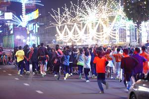 BIB: 1000
                            <button type="button" onclick="openModal(21438468)" class="btn btn-primary btn-sm float-right btn-popup" data-toggle="modal" data-target=".modal-high-quality">
                        <i class="fas fa-shopping-cart"></i> Add to Cart
                    </button>
                                            <button type="button" onclick="isThisMe(21438468, true)" class="btn btn-success btn-sm float-right btn-popup btn-isme hidden" data-toggle="tooltip" data-placement="bottom" title="นี่คือรูปของคุณใช่ไหม คลิกที่นี่เพื่อเอาเข้าอัลบั้ม">
                        <i class="fas fa-plus"></i> Add to album
                    </button>
                    <button type="button" onclick="isThisMe(21438468, false)" class="btn btn-warning btn-sm float-right btn-popup btn-isnotme hidden">
                        <i class="fas fa-ban"></i> Remove from album
                    </button>