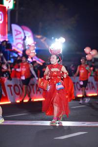 BIB: 6840
                            <button type="button" onclick="openModal(21431292)" class="btn btn-primary btn-sm float-right btn-popup" data-toggle="modal" data-target=".modal-high-quality">
                        <i class="fas fa-shopping-cart"></i> Add to Cart
                    </button>
                                            <button type="button" onclick="isThisMe(21431292, true)" class="btn btn-success btn-sm float-right btn-popup btn-isme hidden" data-toggle="tooltip" data-placement="bottom" title="นี่คือรูปของคุณใช่ไหม คลิกที่นี่เพื่อเอาเข้าอัลบั้ม">
                        <i class="fas fa-plus"></i> Add to album
                    </button>
                    <button type="button" onclick="isThisMe(21431292, false)" class="btn btn-warning btn-sm float-right btn-popup btn-isnotme hidden">
                        <i class="fas fa-ban"></i> Remove from album
                    </button>