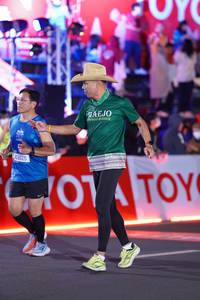 BIB: 43825, 107
                            <button type="button" onclick="openModal(21423263)" class="btn btn-primary btn-sm float-right btn-popup" data-toggle="modal" data-target=".modal-high-quality">
                        <i class="fas fa-shopping-cart"></i> Add to Cart
                    </button>
                                            <button type="button" onclick="isThisMe(21423263, true)" class="btn btn-success btn-sm float-right btn-popup btn-isme hidden" data-toggle="tooltip" data-placement="bottom" title="นี่คือรูปของคุณใช่ไหม คลิกที่นี่เพื่อเอาเข้าอัลบั้ม">
                        <i class="fas fa-plus"></i> Add to album
                    </button>
                    <button type="button" onclick="isThisMe(21423263, false)" class="btn btn-warning btn-sm float-right btn-popup btn-isnotme hidden">
                        <i class="fas fa-ban"></i> Remove from album
                    </button>