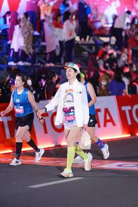 BIB: 5155
                            <button type="button" onclick="openModal(21422592)" class="btn btn-primary btn-sm float-right btn-popup" data-toggle="modal" data-target=".modal-high-quality">
                        <i class="fas fa-shopping-cart"></i> Add to Cart
                    </button>
                                            <button type="button" onclick="isThisMe(21422592, true)" class="btn btn-success btn-sm float-right btn-popup btn-isme hidden" data-toggle="tooltip" data-placement="bottom" title="นี่คือรูปของคุณใช่ไหม คลิกที่นี่เพื่อเอาเข้าอัลบั้ม">
                        <i class="fas fa-plus"></i> Add to album
                    </button>
                    <button type="button" onclick="isThisMe(21422592, false)" class="btn btn-warning btn-sm float-right btn-popup btn-isnotme hidden">
                        <i class="fas fa-ban"></i> Remove from album
                    </button>