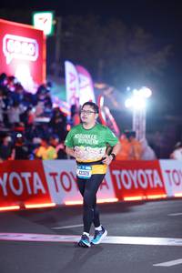 BIB: 43329
                            <button type="button" onclick="openModal(21397806)" class="btn btn-primary btn-sm float-right btn-popup" data-toggle="modal" data-target=".modal-high-quality">
                        <i class="fas fa-shopping-cart"></i> Add to Cart
                    </button>
                                            <button type="button" onclick="isThisMe(21397806, true)" class="btn btn-success btn-sm float-right btn-popup btn-isme hidden" data-toggle="tooltip" data-placement="bottom" title="นี่คือรูปของคุณใช่ไหม คลิกที่นี่เพื่อเอาเข้าอัลบั้ม">
                        <i class="fas fa-plus"></i> Add to album
                    </button>
                    <button type="button" onclick="isThisMe(21397806, false)" class="btn btn-warning btn-sm float-right btn-popup btn-isnotme hidden">
                        <i class="fas fa-ban"></i> Remove from album
                    </button>
