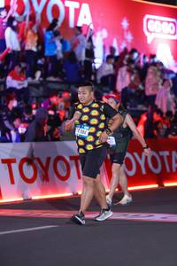 BIB: 984
                            <button type="button" onclick="openModal(21431084)" class="btn btn-primary btn-sm float-right btn-popup" data-toggle="modal" data-target=".modal-high-quality">
                        <i class="fas fa-shopping-cart"></i> Add to Cart
                    </button>
                                            <button type="button" onclick="isThisMe(21431084, true)" class="btn btn-success btn-sm float-right btn-popup btn-isme hidden" data-toggle="tooltip" data-placement="bottom" title="นี่คือรูปของคุณใช่ไหม คลิกที่นี่เพื่อเอาเข้าอัลบั้ม">
                        <i class="fas fa-plus"></i> Add to album
                    </button>
                    <button type="button" onclick="isThisMe(21431084, false)" class="btn btn-warning btn-sm float-right btn-popup btn-isnotme hidden">
                        <i class="fas fa-ban"></i> Remove from album
                    </button>